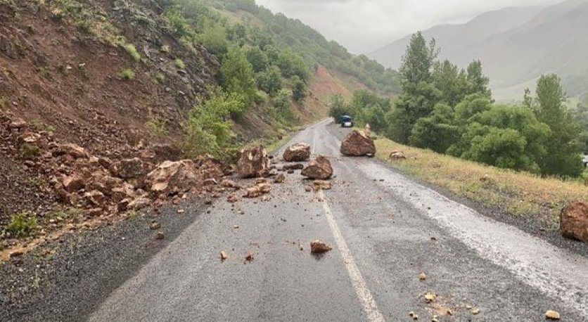 Flaş haber: Bingöl'de 5.7 büyüklüğünde deprem oldu