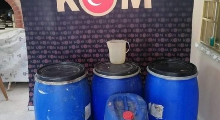 İskenderun'da kaçak 1080 litre sahte rakı ele geçirildi 