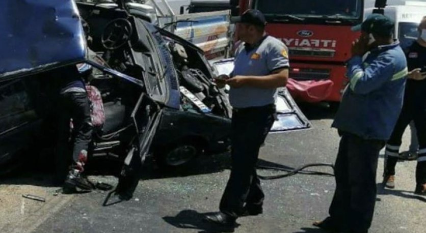 Reyhanlı'da otomobil ile kamyonet kafa kafaya çarpıştı:7 yaralı