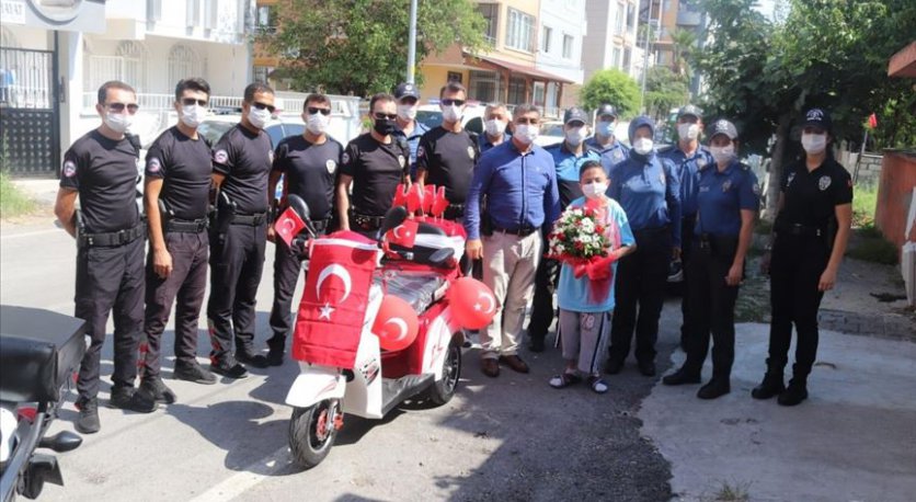Hatay polisinden NF hastası gence hediye akülü motosiklet 