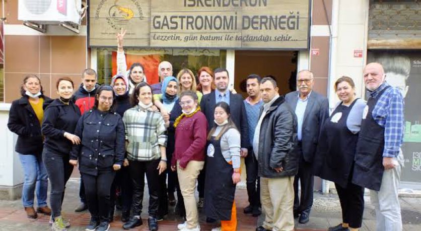 İskenderun Gastronomi Derneği ile Engelliyim Engel Tanımam Derneği üyeleri bir araya geldi